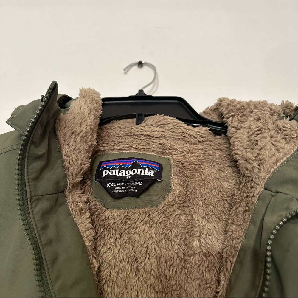 Patagonia XXL Green Isthmus Parka Hooded Mens Jacket Sherpa Lined Ski Snow - Picture 2 of 12
